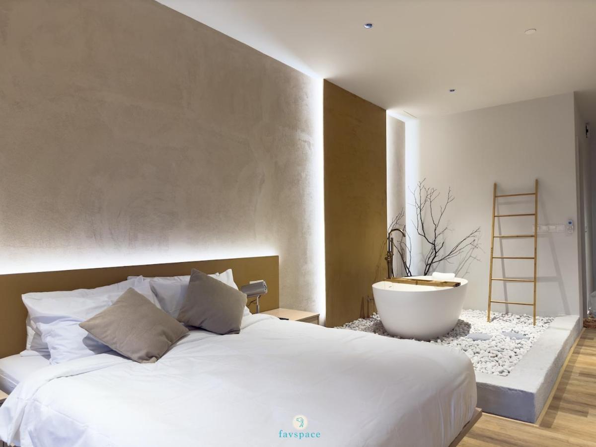 Japandi W Bathtub - Linked To Quill Mall Apartment