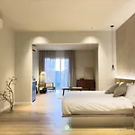 Japandi Studio W Bathtub - Linked To Quill City Mall